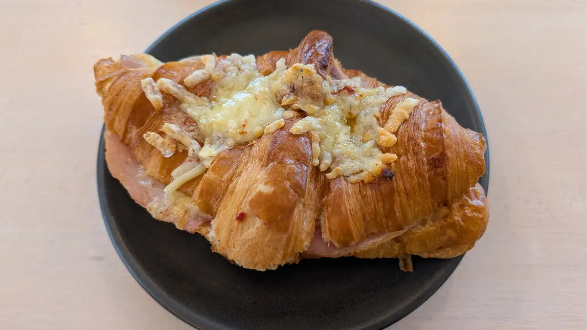 The Tack Box – patisserie in Newmarket town centre